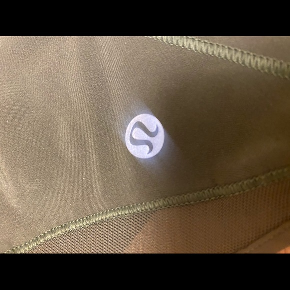 Lululemon Hotta Hot Short 2.5” - Picture 3 of 4